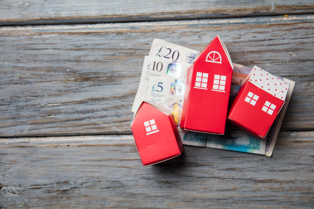 UK lenders begin cutting mortgage rates after month of turmoil